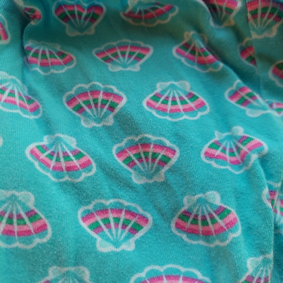 ⭐️ 3/$30 Little Mermaid 3T pajama set,  short sleeve - Picture 9 of 12